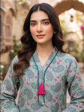 Sea Green Paisley Print 2-Piece Suit close-up