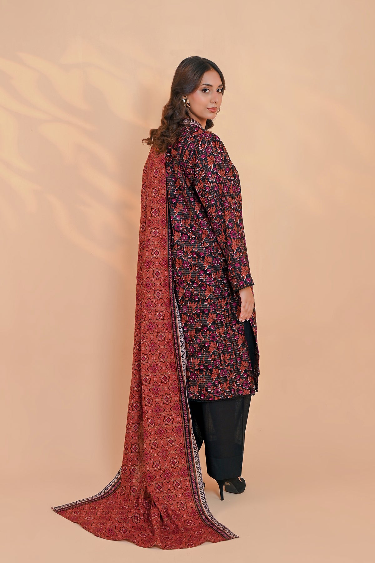 3 Pcs Unstitched printed Essential khaddar Suit in blush pink for women