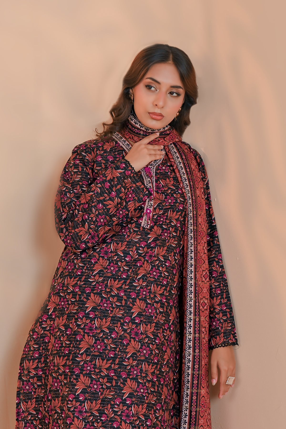 Blush pink unstitched 3 Pcs Khaddar suit for women with deep burgundy printed shawl